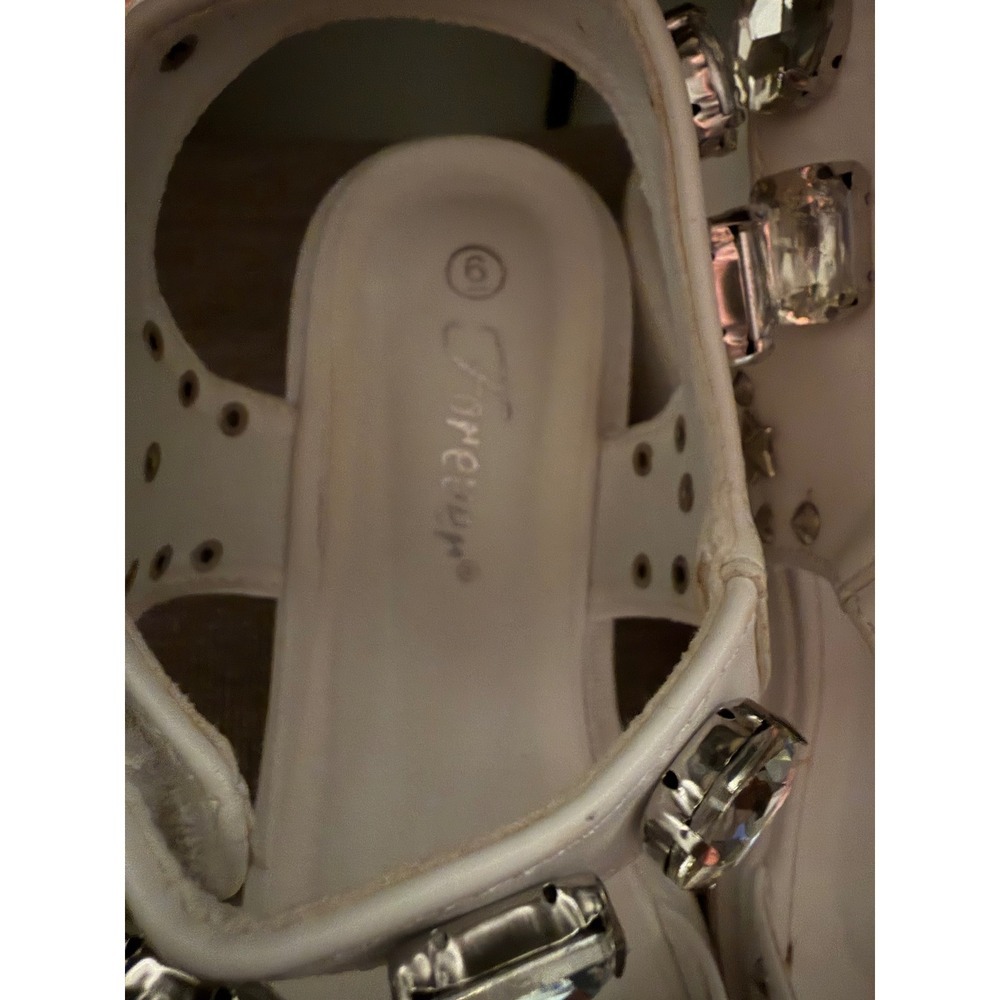 Forever White Rhinestone Star Studded Platform Lug Sole Sandals Womens Size 6 - Picture 3 of 10
